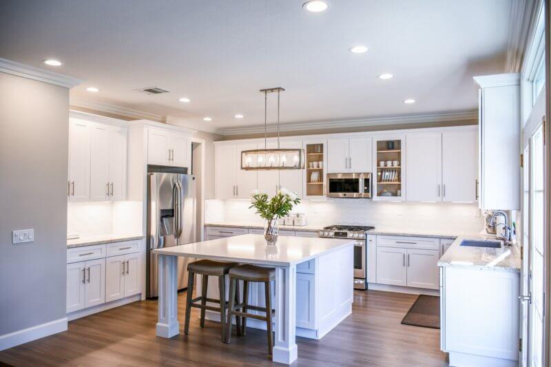 Save yourself some stress and follow these easy tips to sell your house fast this spring!