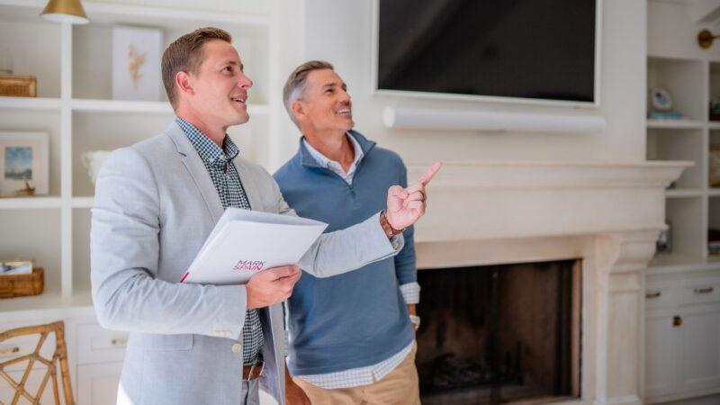 Your Homeowners Guide: Hiring Professionals vs. DIY