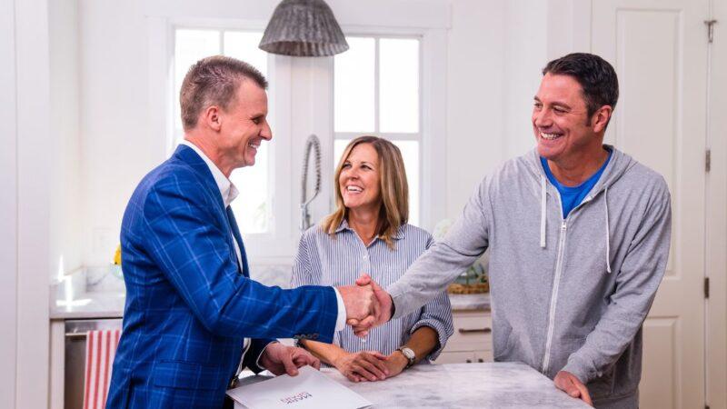 Seasonal Home Decor: Fall Trends to Impress Buyers