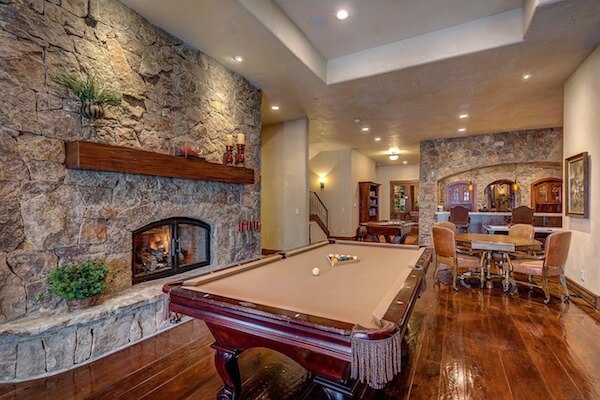 Because man caves can differ from home to home, it is important to choose your style before you start planning any next steps.