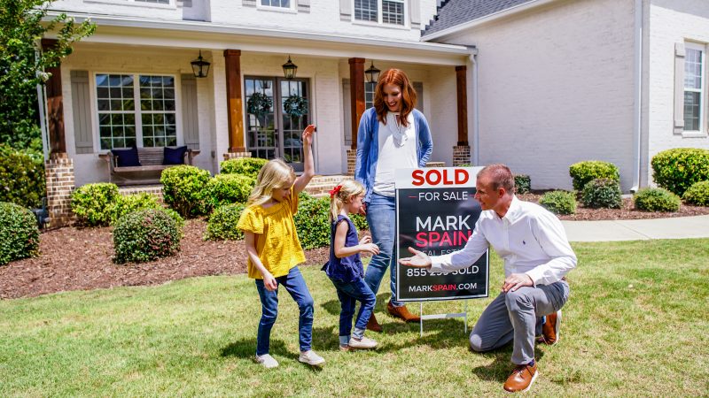 Sell a House and Buy a House at the Same Time in Tampa